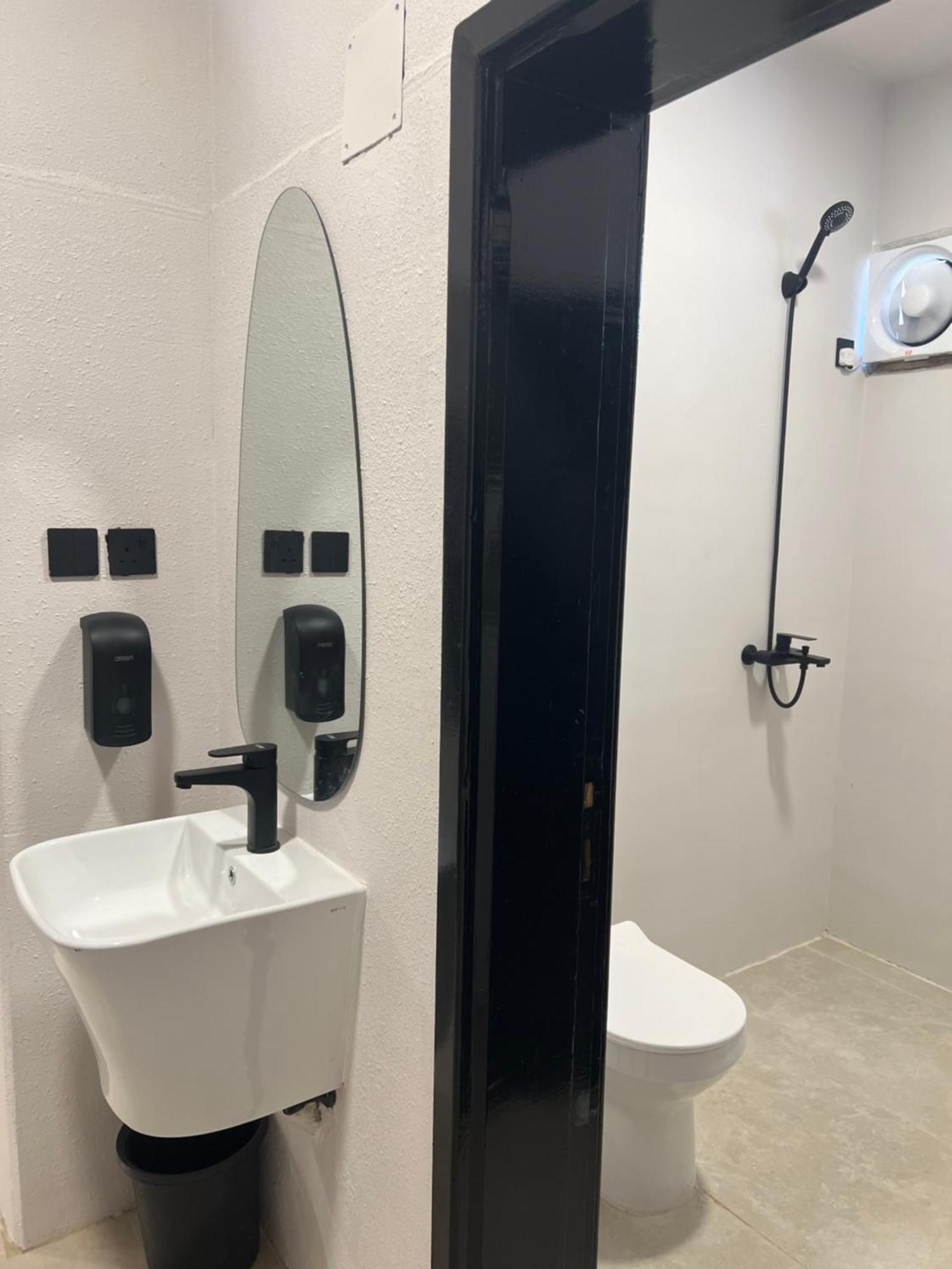 Apartment السابعة السكنية *