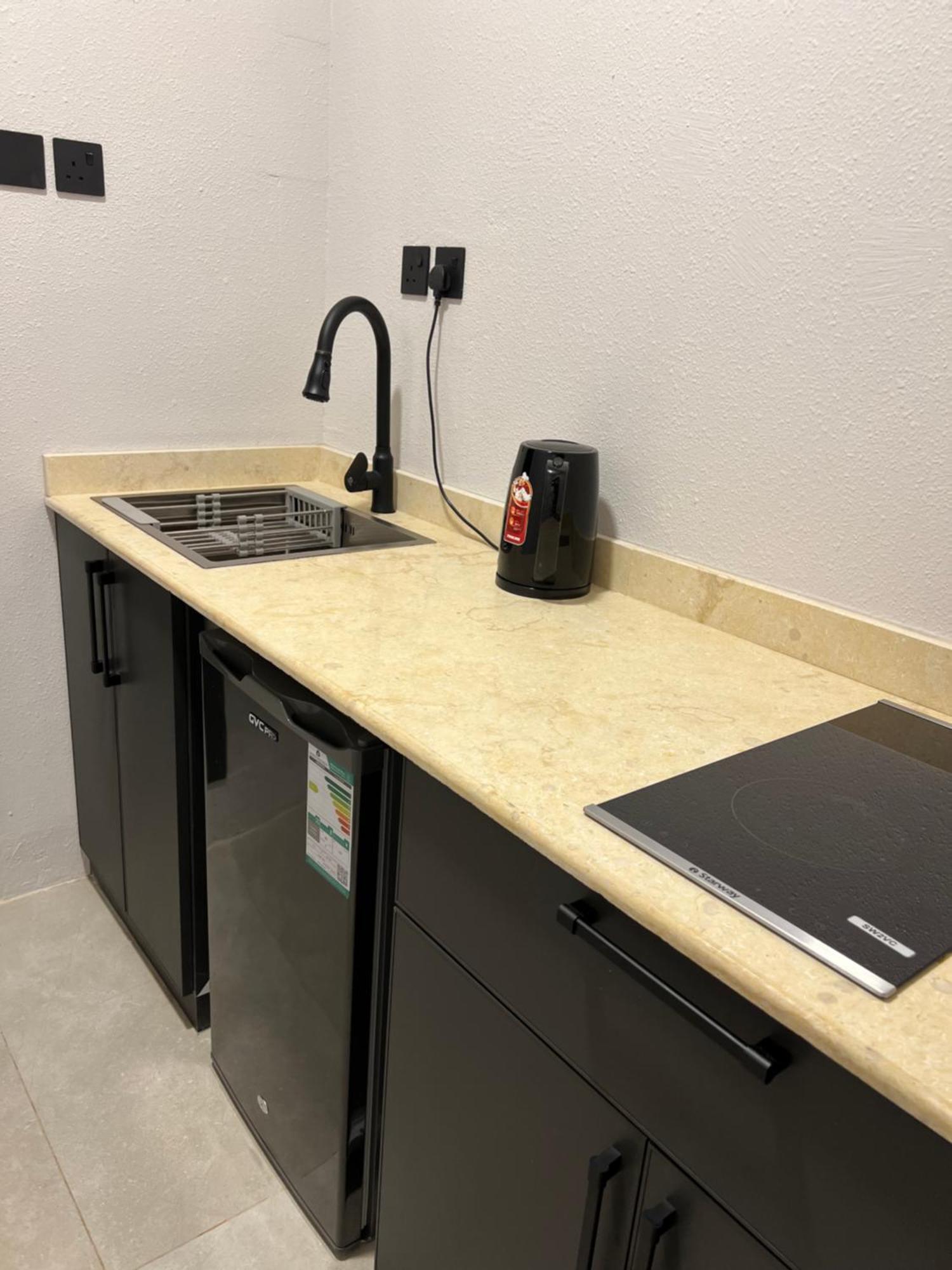 Apartment السابعة السكنية *